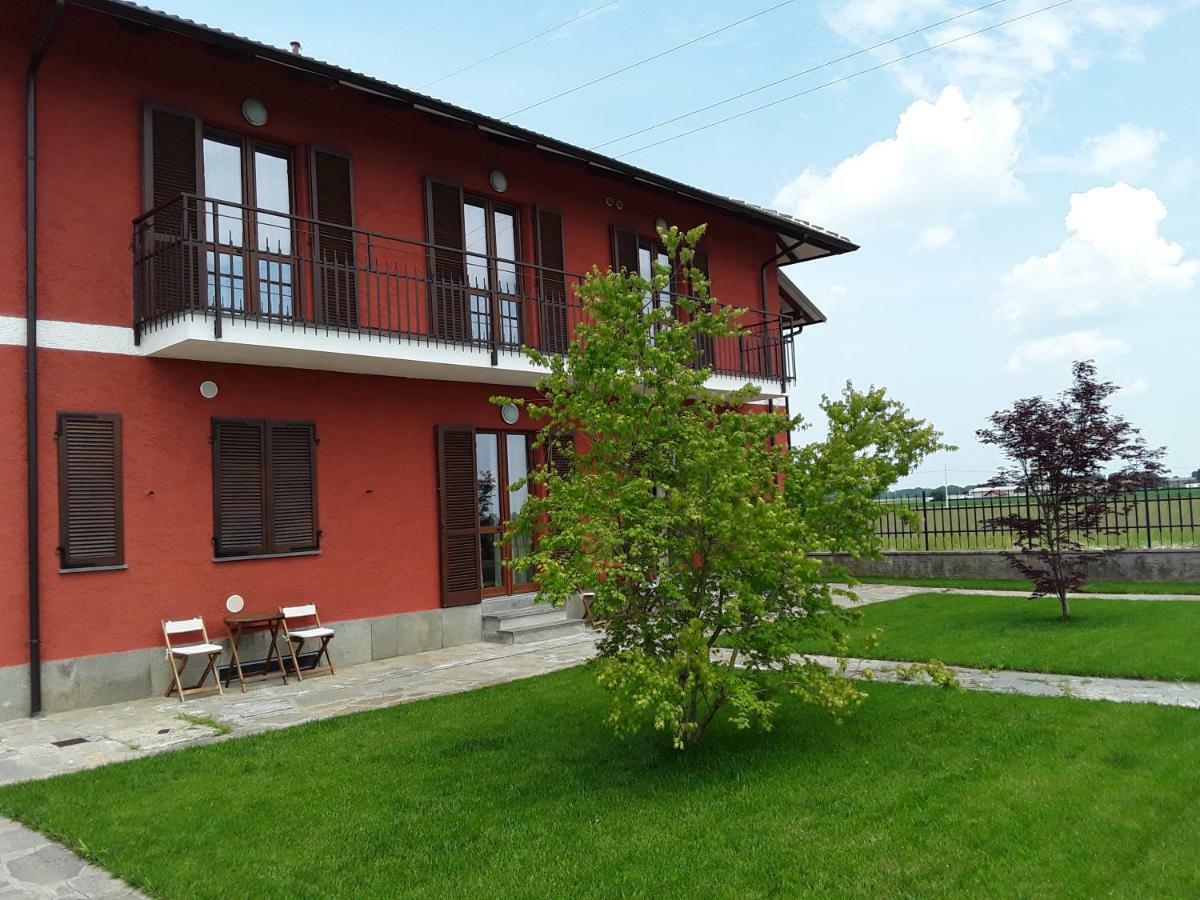 Tra Menta E Meliga Hotell Carignano  Exteriör bild